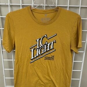 I.C. Light Beer T-Shirt Size medium. Short sleeve. Yinzer’s unite! Very nice